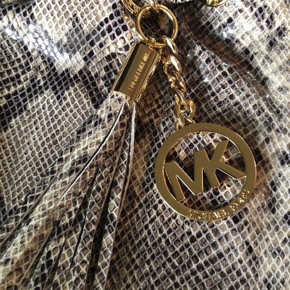 New Michael Kors handbag - Picture 13 of 16
